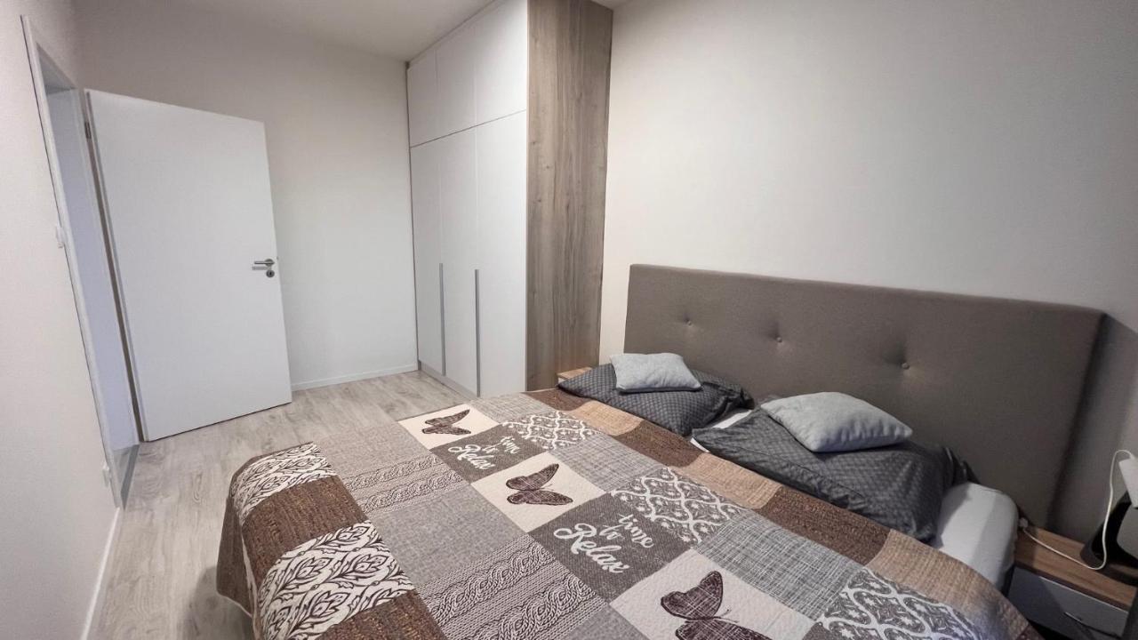 2 Room Apartment, With A View Of The Castle Bratislava Eksteriør bilde