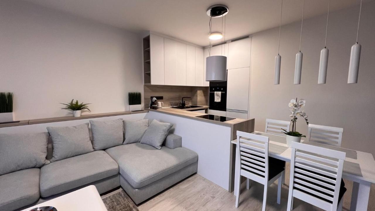2 Room Apartment, With A View Of The Castle Bratislava Eksteriør bilde