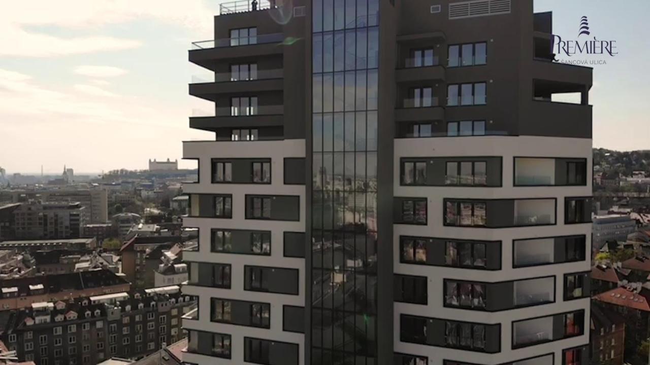 2 Room Apartment, With A View Of The Castle Bratislava Eksteriør bilde